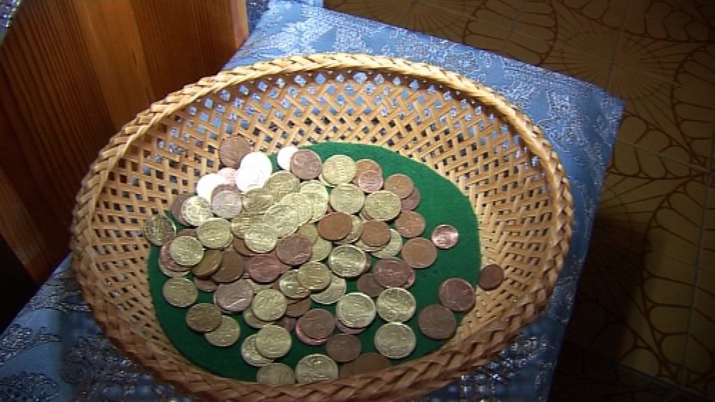 milodary_peniaze_kostol v Becherove_ľudia